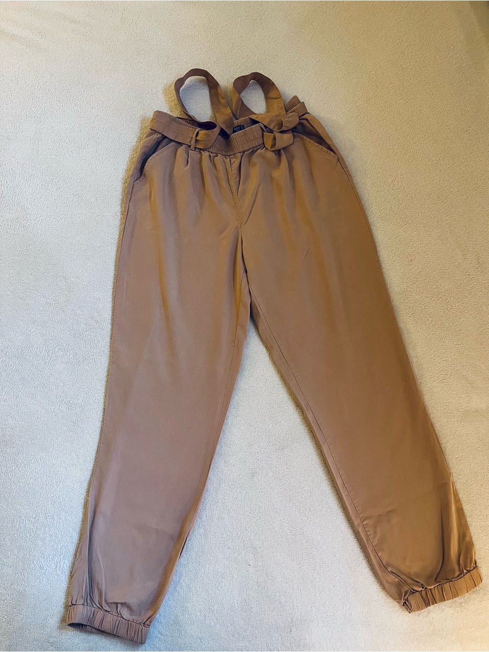 Max Jeans, Brown Paperbag Jogger Pants Women’s, Size M, Tan, with Tie Straps.